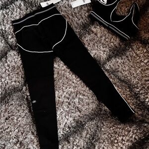 Alo Yoga Women's Black